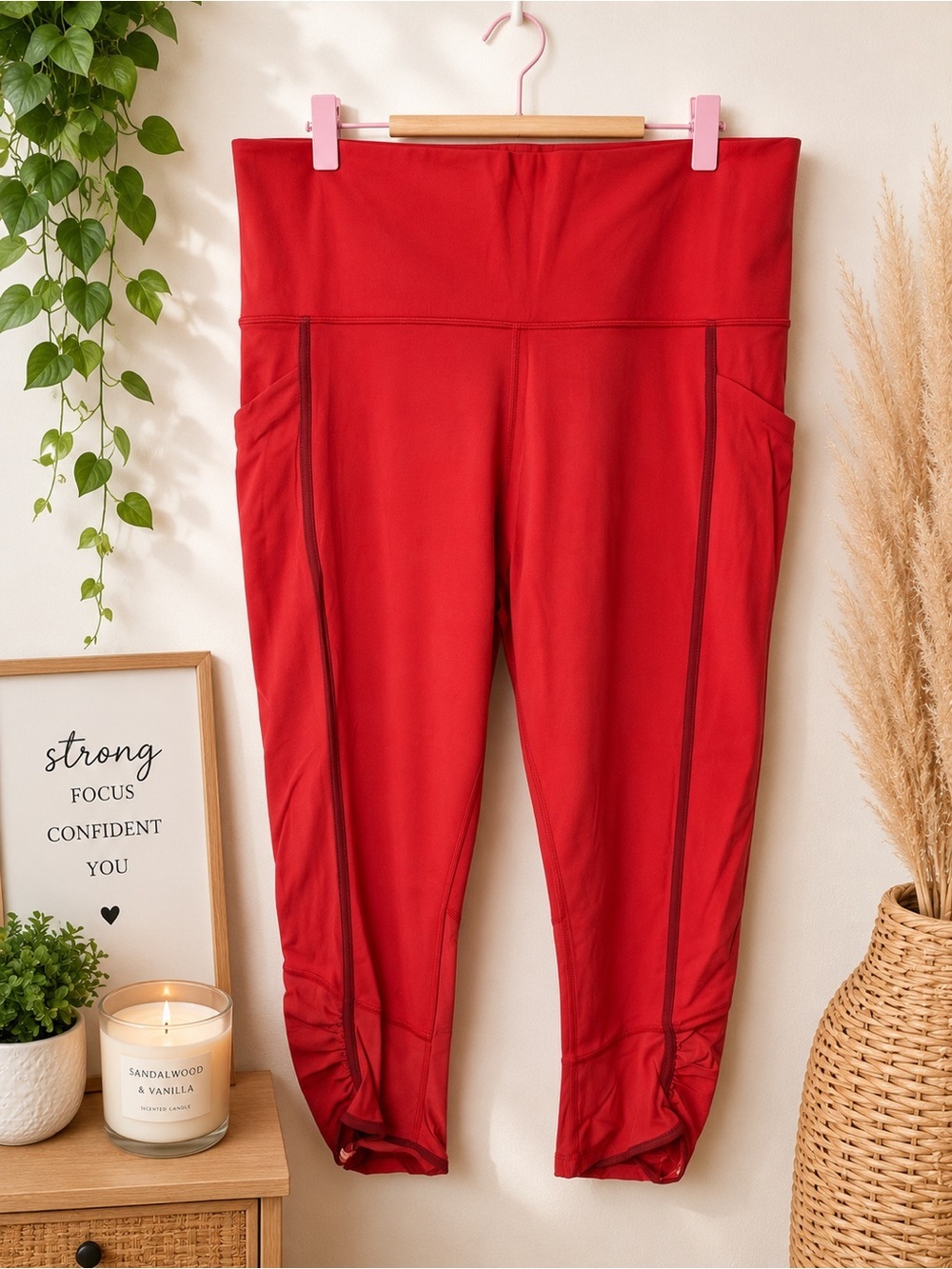 Athleta Salutation Stash Pocket Cropped Leggings